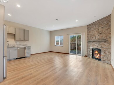 1590 SE Honeysuckle Loop, Warrenton, OR 97146 - photo 6