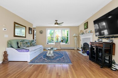15 Pondview Rd Old Orchard-large-005-009