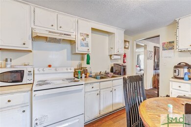 811 W 51st St, Savannah, GA 31405 - photo 6