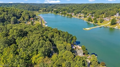 490 E Mohawk Dr, Malvern, OH 44644 - photo 5