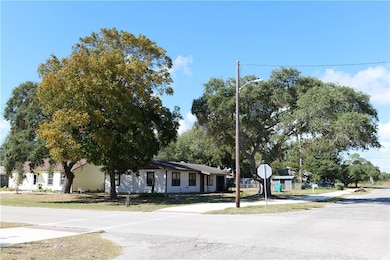 1315 W Goodnight Ave, Aransas Pass, TX 78336 - photo 2
