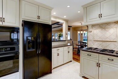 10015 Bordley Dr, Houston, TX 77042 - photo 7