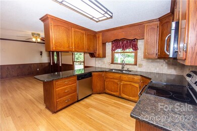 2229 Mocksville Hwy, Statesville, NC 28625 - photo 7