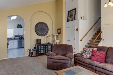07_842_W_Horseshoe_Ave__07_mls