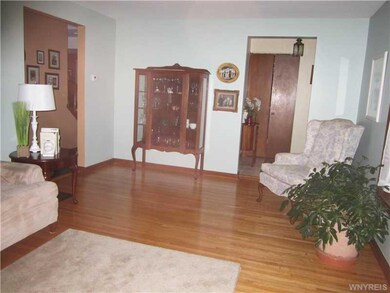 Living Room 18 x 12 Living Room w/hardwood floors 