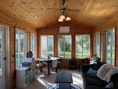 Fabulous 3-season porch!