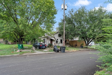 3207 Sumpter St, Houston, TX 77026 - photo 4