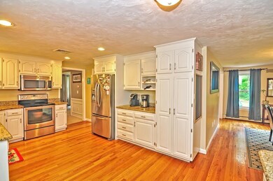 8 Horace Mann Cir, Franklin, MA 02038 - photo 5