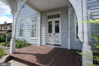 301 E Main St, New Holland, PA 17557 - photo 3