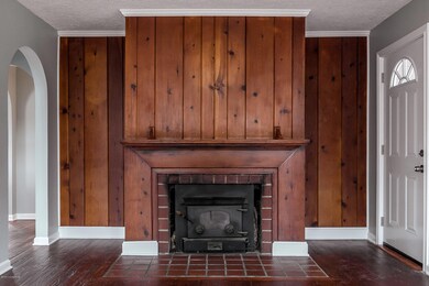 5801 E Manslick Rd, Louisville, KY 40219 - photo 6