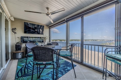 FOUR SEASONS DECK