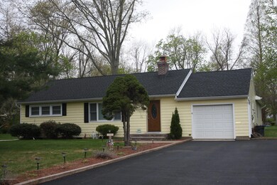 79 Rutledge Dr, Red Bank, NJ 07701 - photo 2