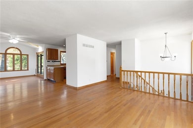 9344 Hardy Dr, Overland Park, KS 66212 - photo 4