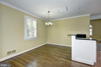2212 Boxwood Dr, Falls Church, VA 22043 - photo 5