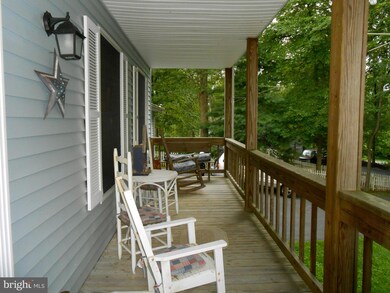 10981 Horseshoe Dr, Frederick, MD 21701 - photo 4