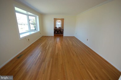 4209 Queen Mary Dr, Olney, MD 20832 - photo 4