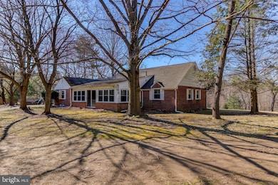 819 Crum Creek Rd, Springfield, PA 19064 - photo 2