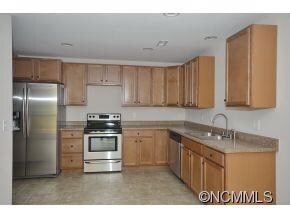 Style of cabinets & appliances