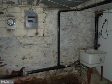 2646 W Franklin St, Baltimore, MD 21223 - photo 6