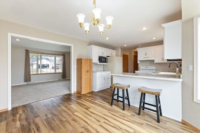 W5445 Colin St, Appleton, WI 54915 - photo 7