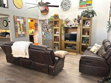 535 E Royal Palms Dr, Mesa, AZ 85203 - photo 3