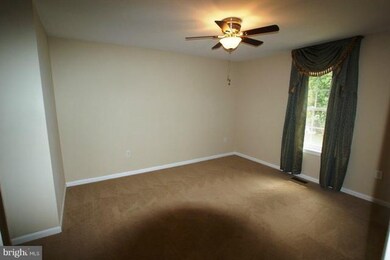1046 Saint Michaels Dr, Bowie, MD 20721 - photo 4