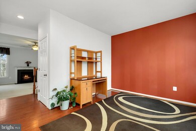 2404 Neabsco Creek Ct, Woodbridge, VA 22191 - photo 4