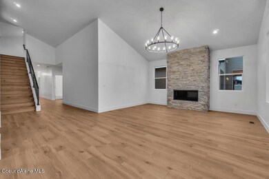 007-7018NorthCourcellesParkway-CoeurdAle