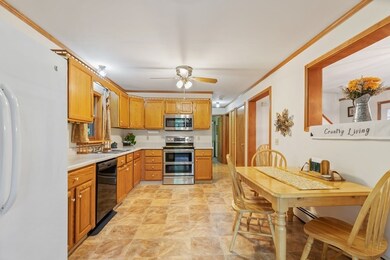 10 Ash St, Wrentham, MA 02093 - photo 5