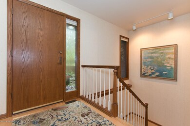 005 foyer - IMG_3046