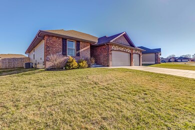 1922 N Brookhollow Dr, Nixa, MO 65714 - photo 3