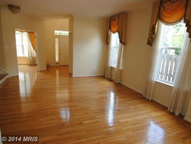 2049 Madrillon Rd, Vienna, VA 22182 - photo 2