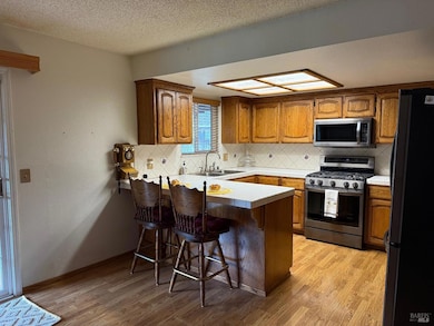 221 Livingston Ave, Vacaville, CA 95687 - photo 5