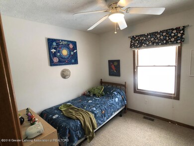 4642 Palmer St, Lansing, MI 48910 - photo 5