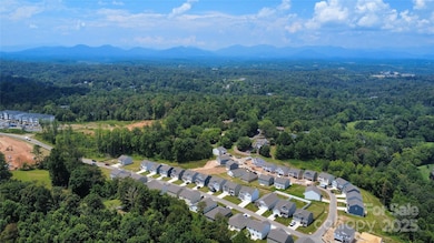 576 Country Oak Dr, Asheville, NC 28804 - photo 2