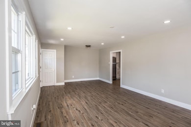 553 Queen St, Woodbury, NJ 08096 - photo 7