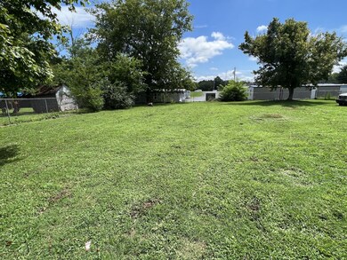 2106 Springdale Ave, Shelbyville, TN 37160 - photo 3