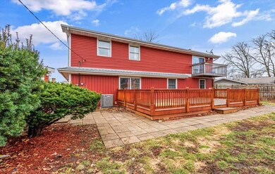 126 Toro Cir, Carpentersville, IL 60110 - photo 2