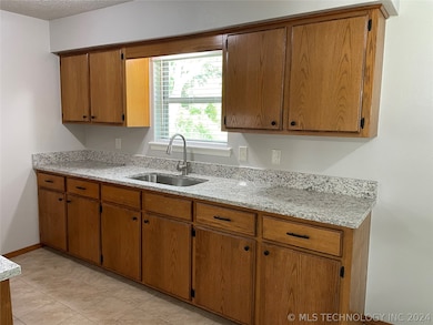 501 West Creek, Okmulgee, OK 74447 - photo 3