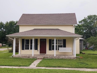 616 S 7th St, Burlington, KS 66839 - photo 2