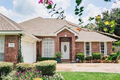 7210 Birchtree Forest Dr, Houston, TX 77088 - photo 3