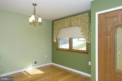 6012 Claire Dr, Elkridge, MD 21075 - photo 6