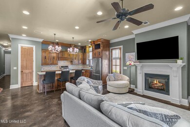 8-web-or-mls-304 Eastpark-8