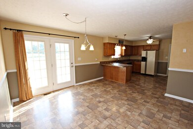 573 Cider Dr, Bunker Hill, WV 25413 - photo 4