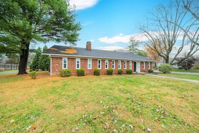 1809 Fieldcrest Dr, Owensboro, KY 42301 - photo 2