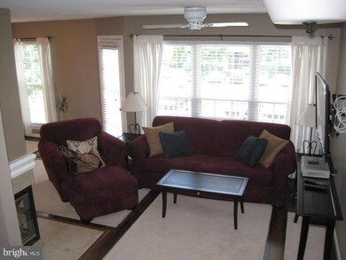 9249 Cardinal Forest Ln unit 201, Lorton, VA 22079 - photo 7