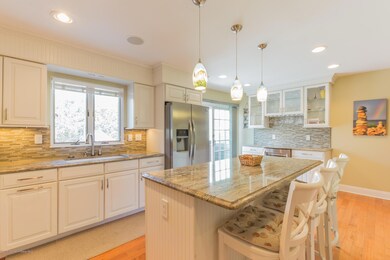 Eat In Kitchen