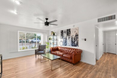 819 E Seldon Ln, Phoenix, AZ 85020 - photo 7