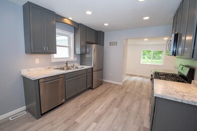 26977 US 12 Edw Kitchen 2