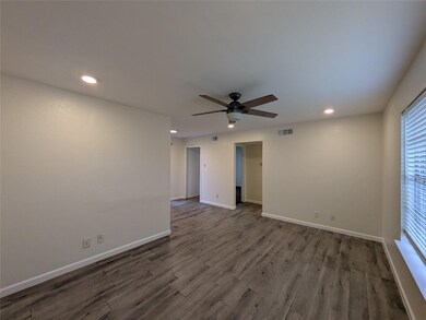 8038 Cambridge Cir unit B, White Settlement, TX 76108 - photo 2